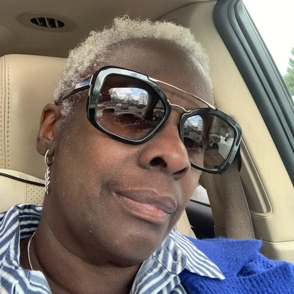Poshmark prada cheap sunglasses